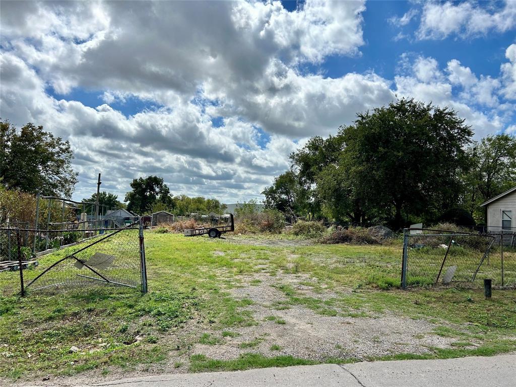 8407 Honeysuckle Lane