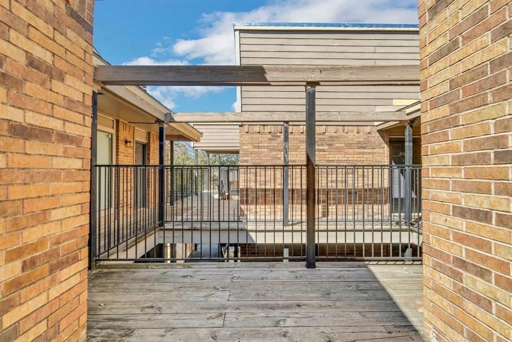 Oakhollow Condo - Residential