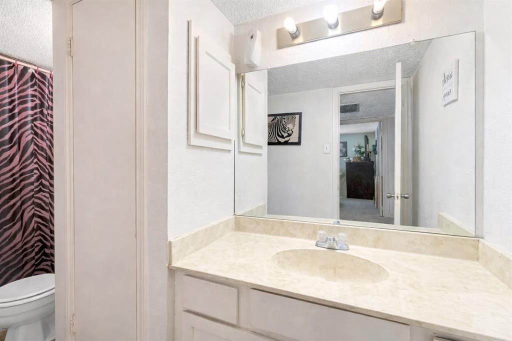 Oakhollow Condo - Residential