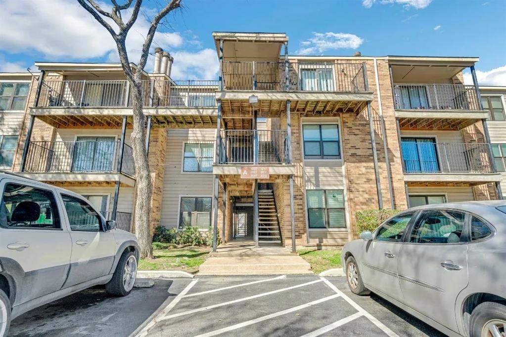 Oakhollow Condo - Residential