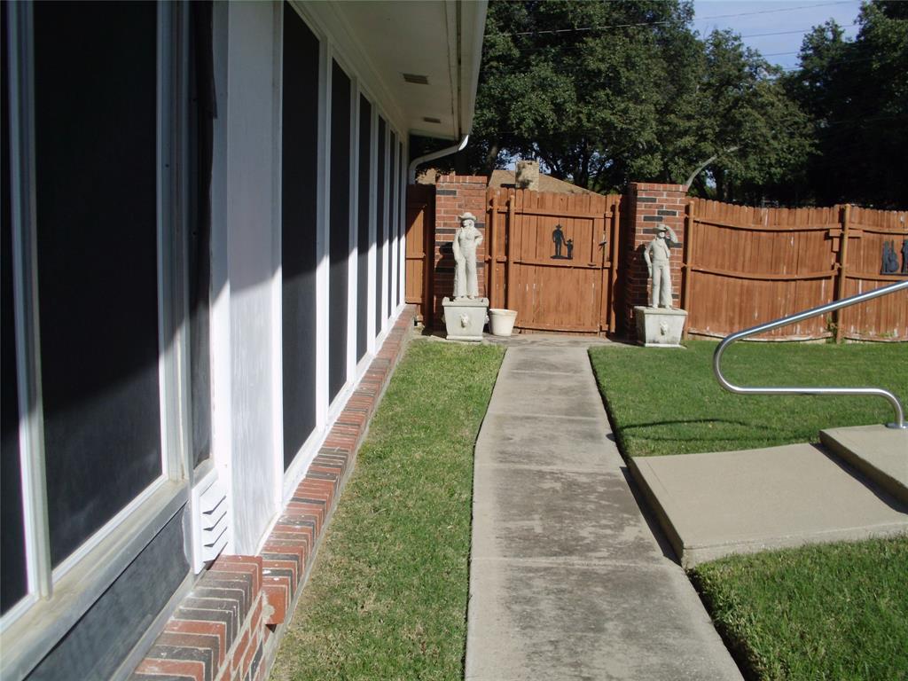 4224 Grand Lake Drive