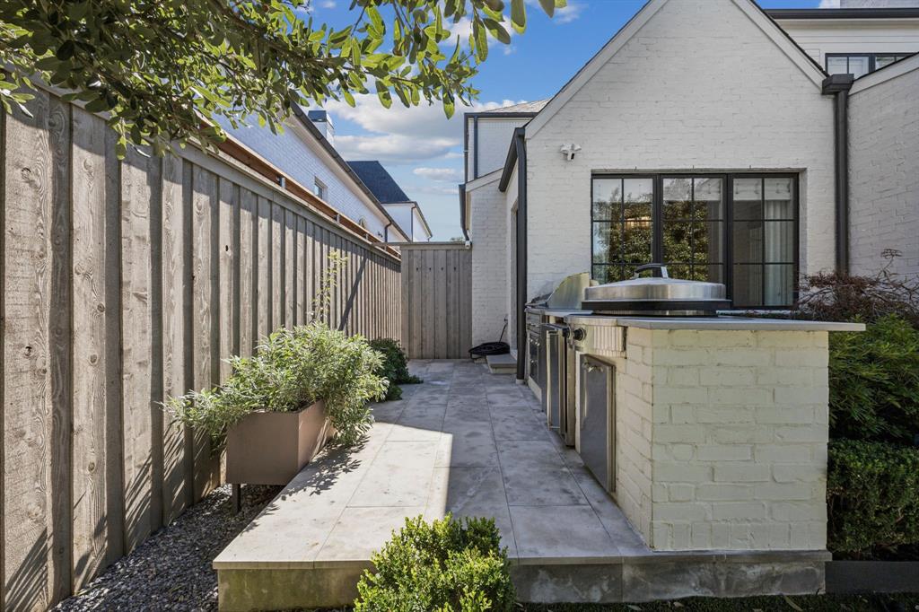 Crestmanor Estates - Residential