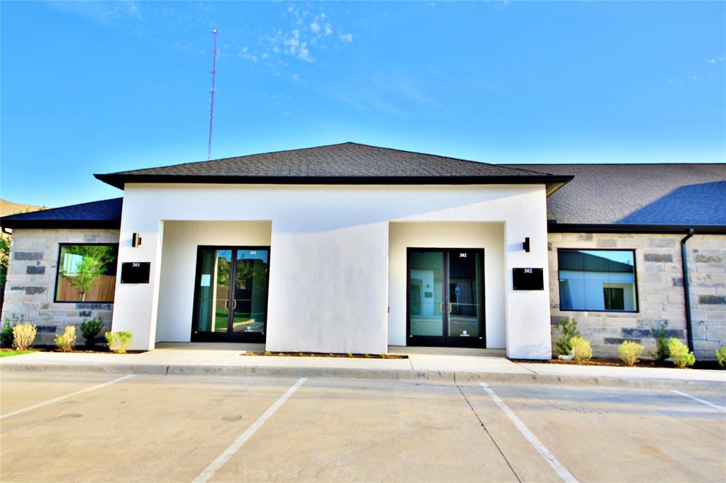 3951 Alma Road 302
