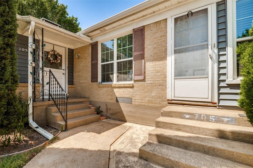 705 Reverchon Drive