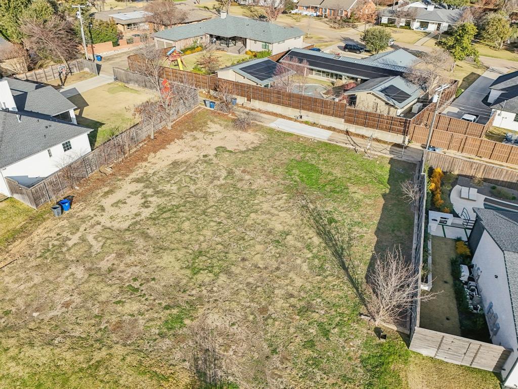 7127 Royal Lane