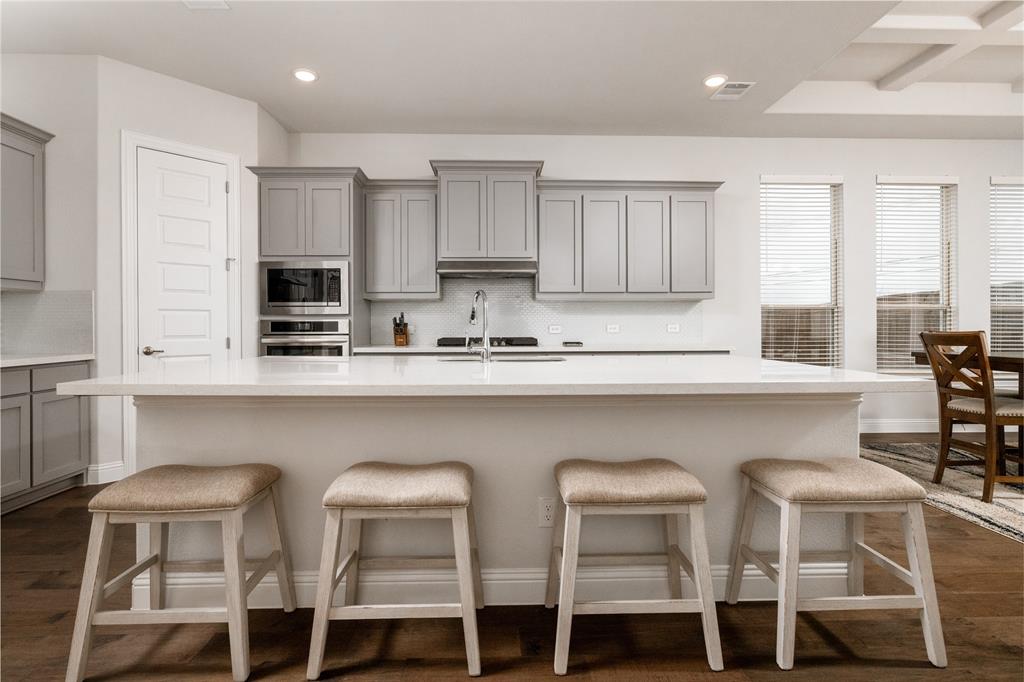 902 Lannister Street