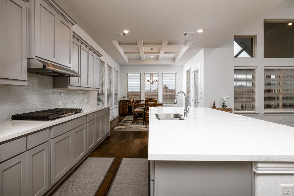 902 Lannister Street