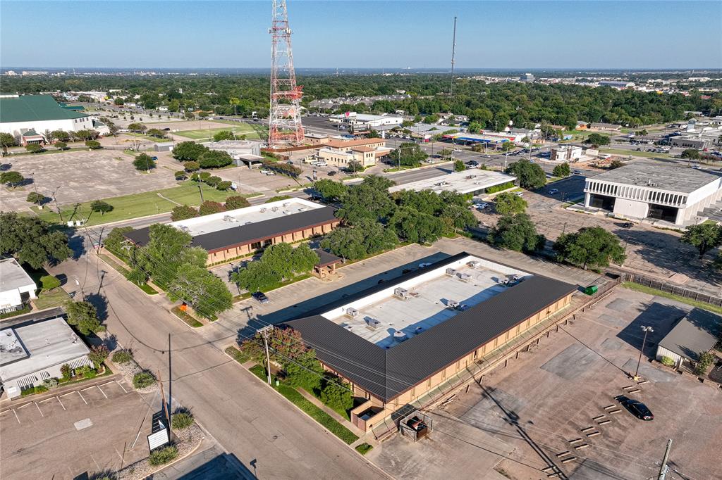 Lake Air Center - Commercial Sale