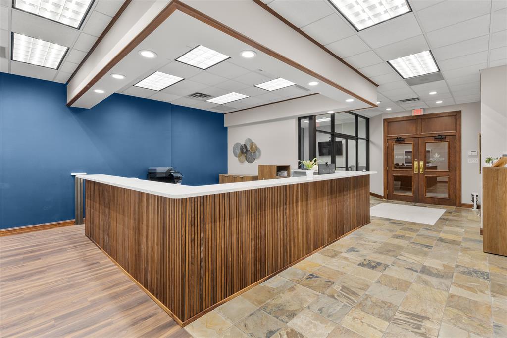 Lake Air Center - Commercial Sale