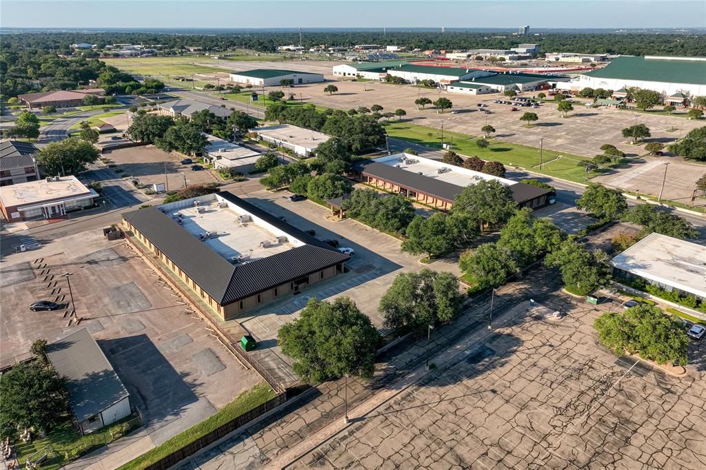 Lake Air Center - Commercial Sale