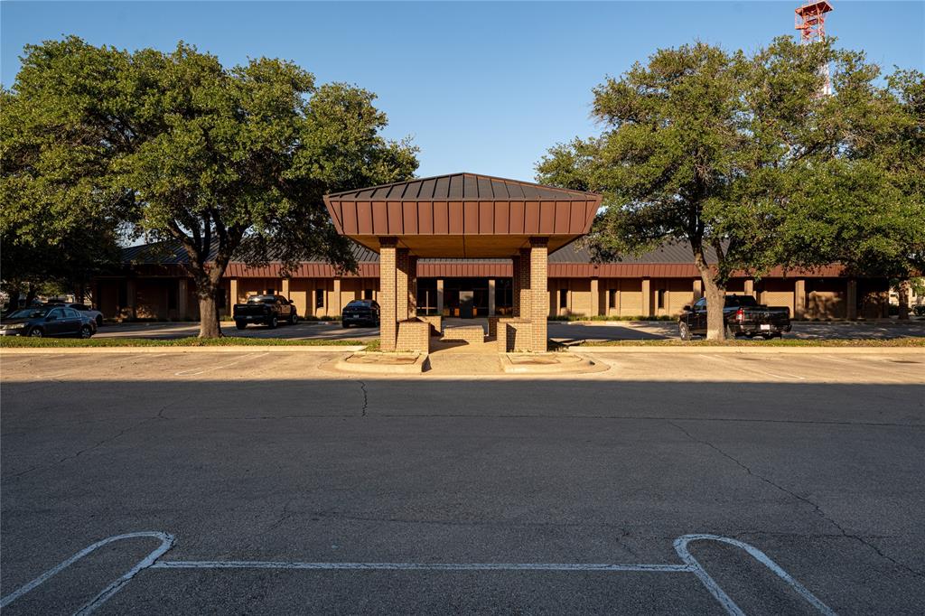 Lake Air Center - Commercial Sale