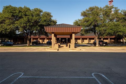 4800-30 Lakewood Drive Waco TX 76710
