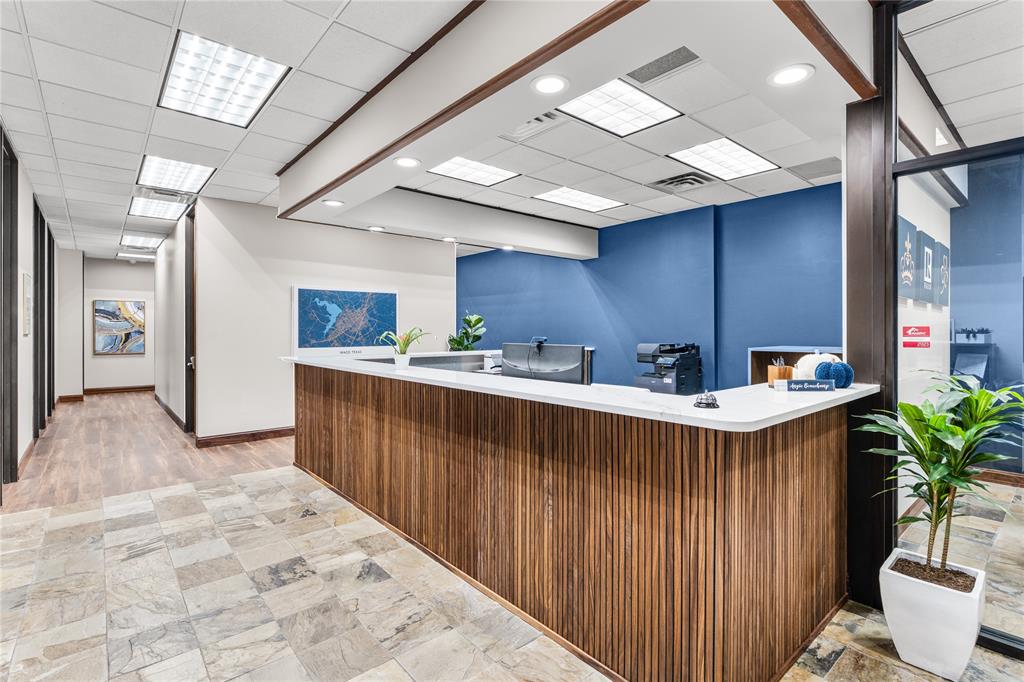 Lake Air Center - Commercial Sale