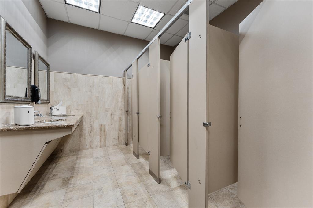 Lake Air Center - Commercial Sale