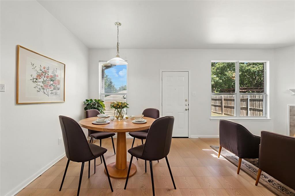 8125 Fleetwing Trail