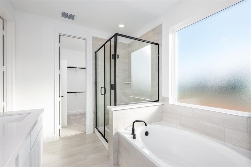 Ranch-Uptown Ph One - Residential Lease