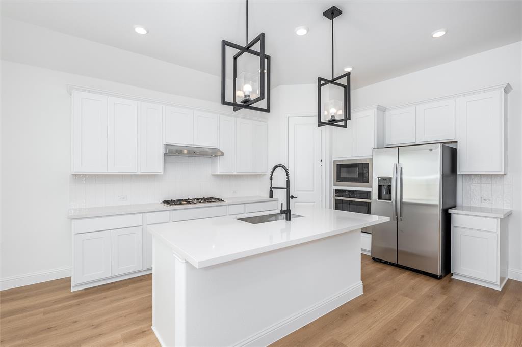 Ranch-Uptown Ph One - Residential Lease