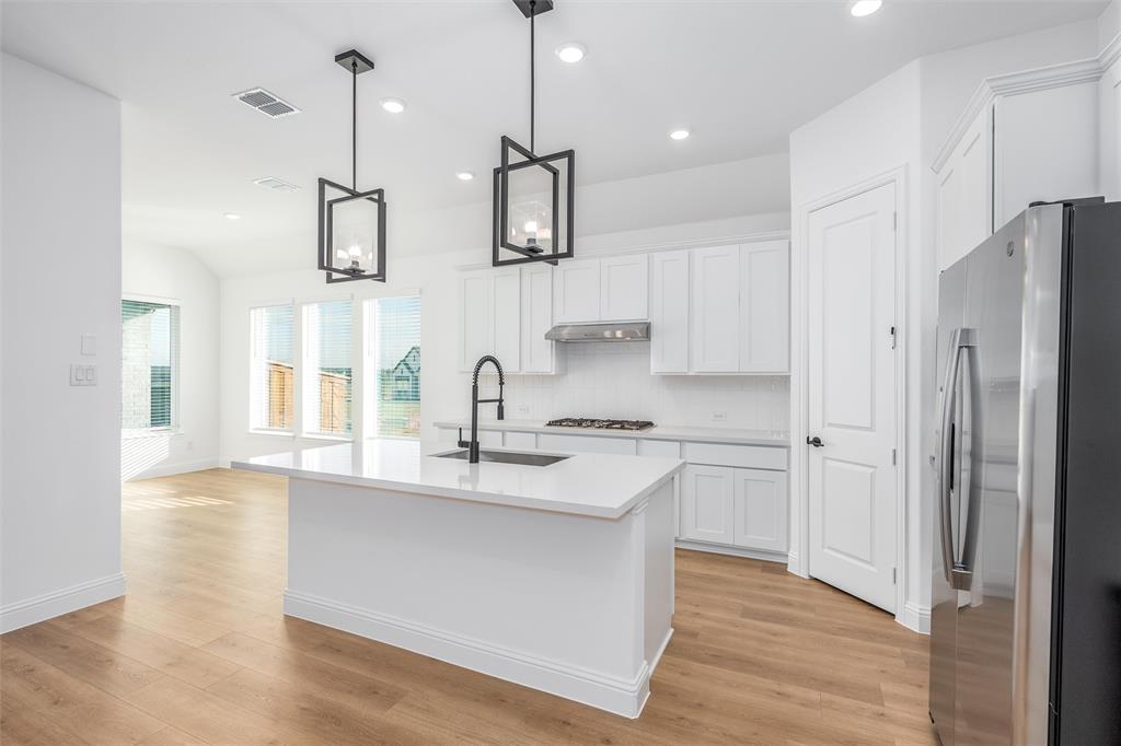 Ranch-Uptown Ph One - Residential Lease