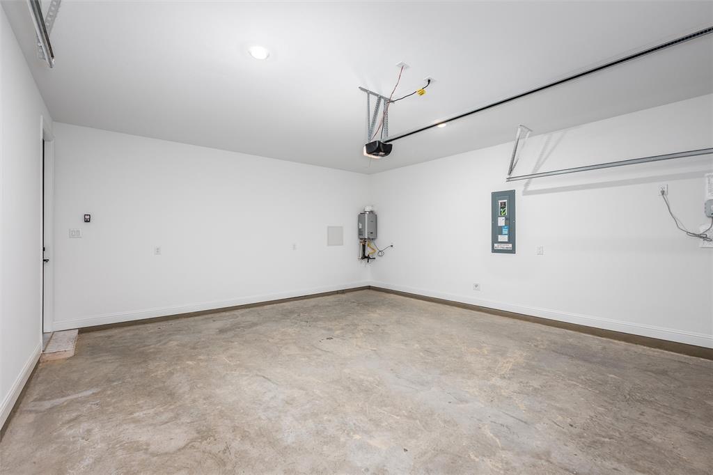 Ranch-Uptown Ph One - Residential Lease