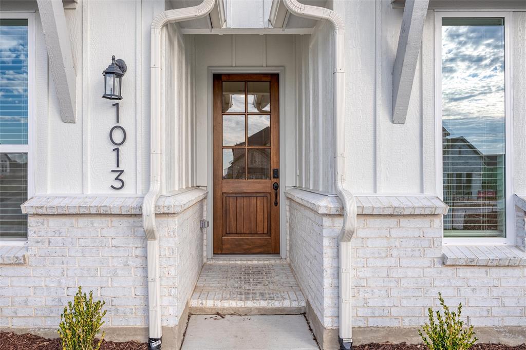 Ranch-Uptown Ph One - Residential Lease