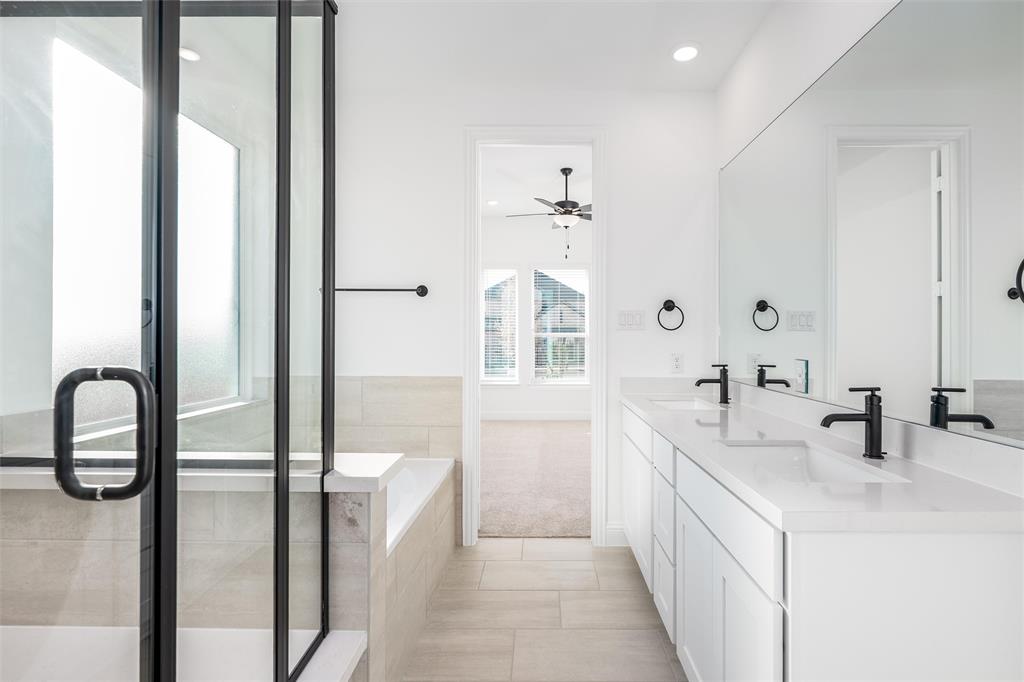 Ranch-Uptown Ph One - Residential Lease