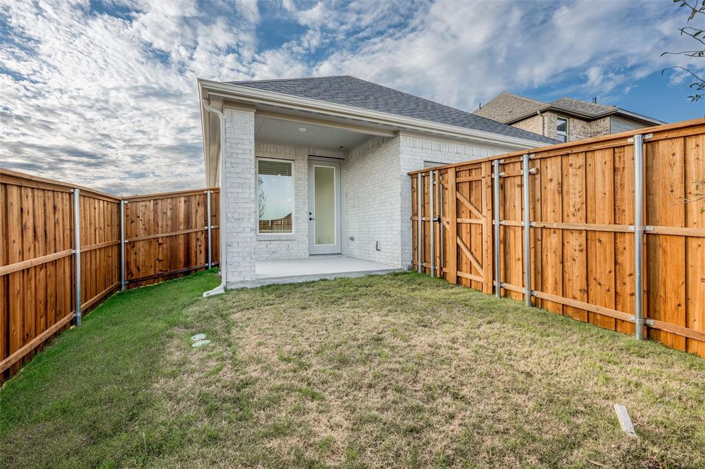 Ranch-Uptown Ph One - Residential Lease