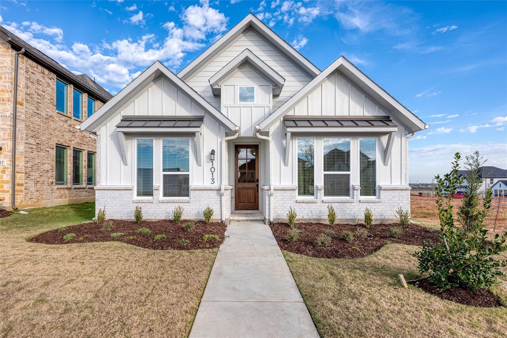 Ranch-Uptown Ph One - Residential Lease