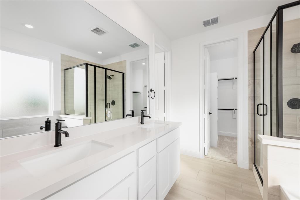 Ranch-Uptown Ph One - Residential Lease