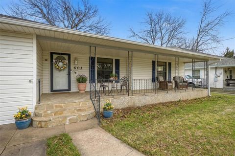 Photo of 603 N Wharton Street, Sherman, TX 75092 (MLS # 21202081)