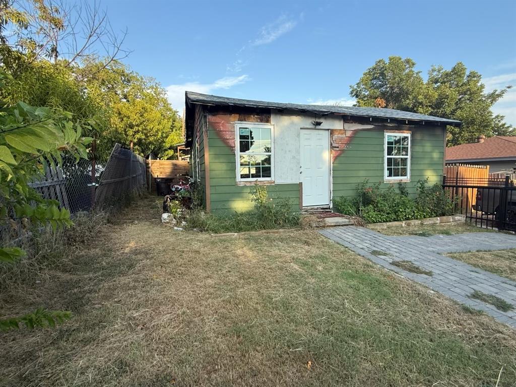 3008 Weber Street