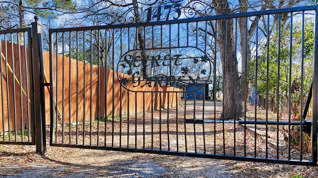 1473 Riverside Drive