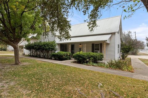 A home in Cranfills Gap