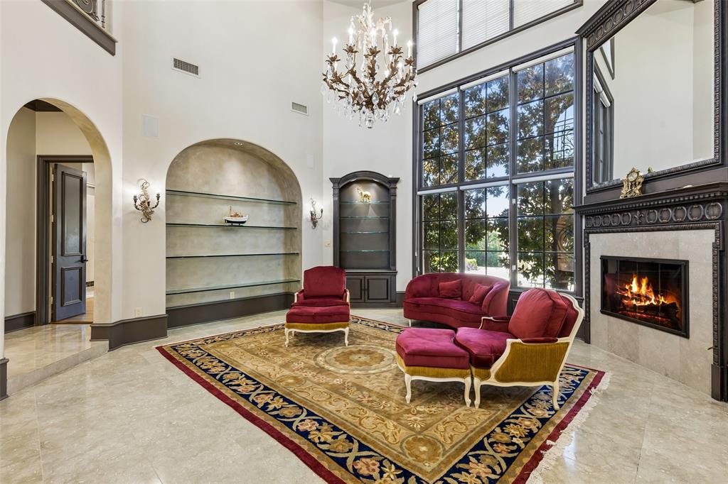 2404 Hollow Hill Lane