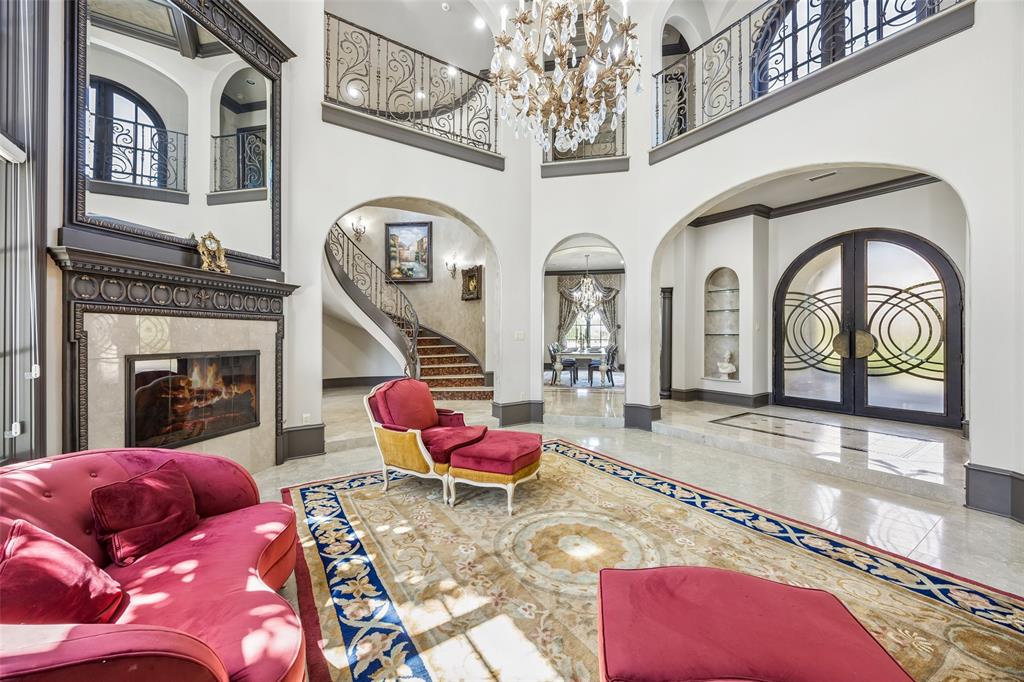 2404 Hollow Hill Lane