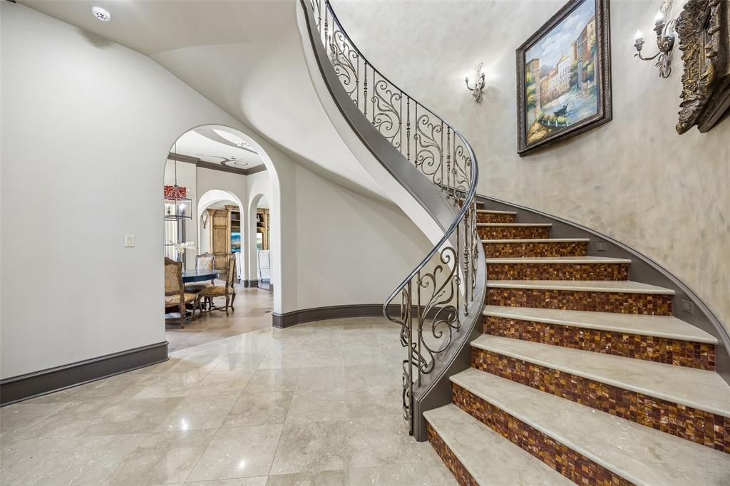 2404 Hollow Hill Lane