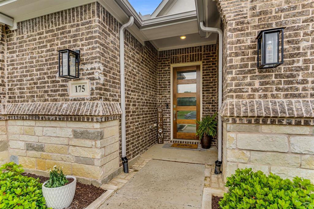 175 Stirling Drive
