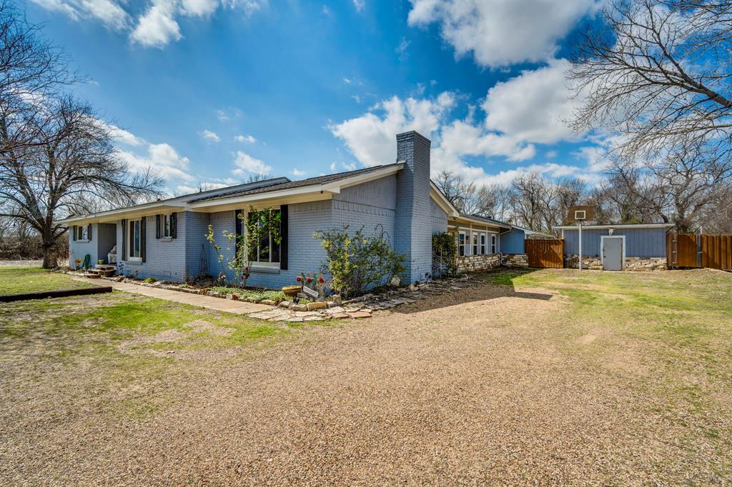 E Bellow - Commercial Sale