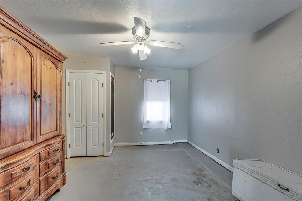 E Bellow - Commercial Sale