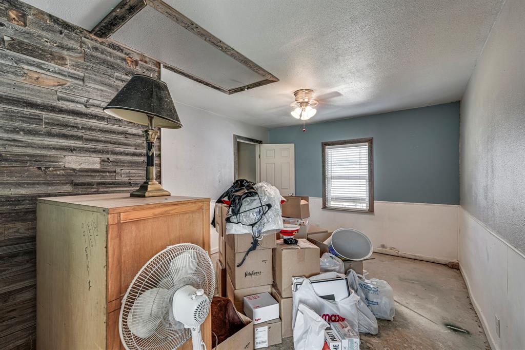 E Bellow - Commercial Sale