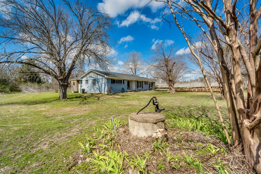 E Bellow - Commercial Sale