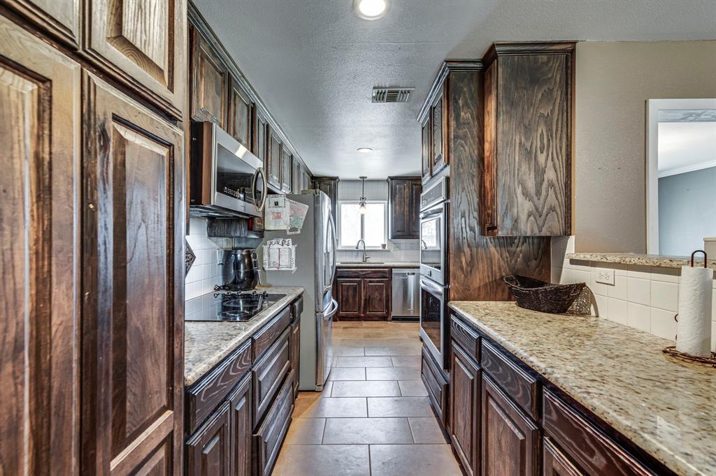 E Bellow - Commercial Sale