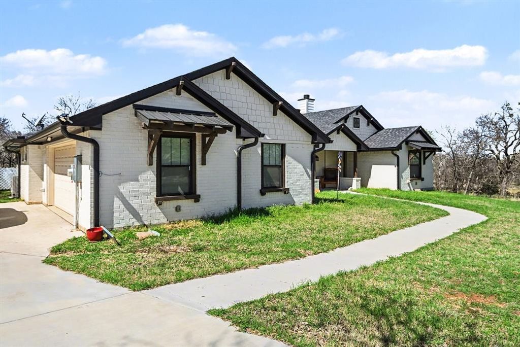 Photo of 192 Grand Harbor Boulevard, Chico, TX 76431 (MLS # 21203885)