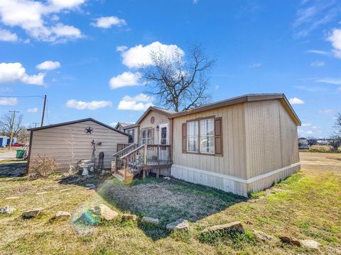 224 W Division Street Graford TX 76449