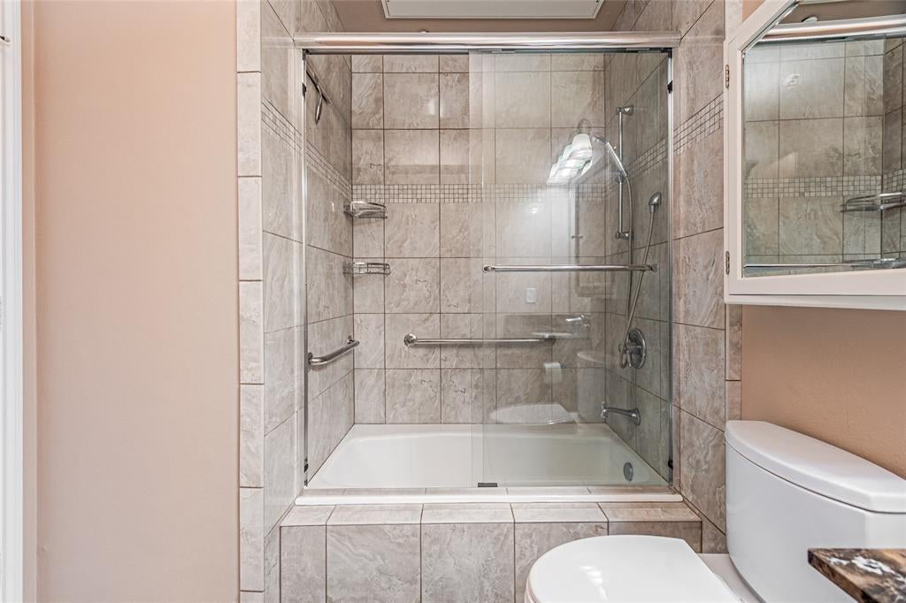 3225 Turtle Creek Boulevard 1040