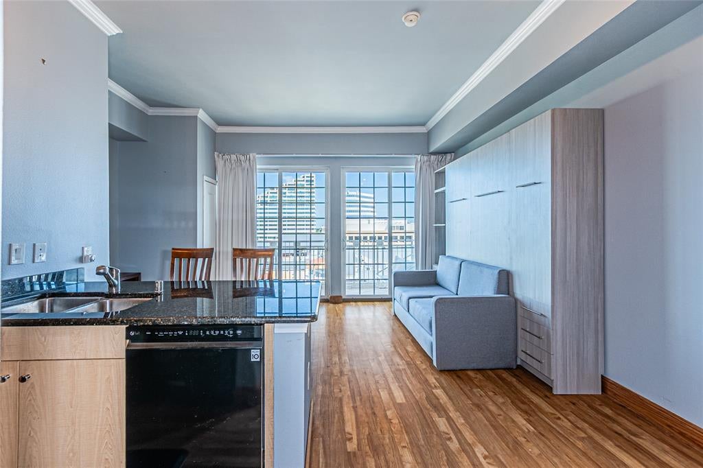 3225 Turtle Creek Boulevard 1040