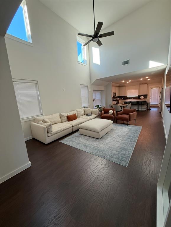 2041 Belvedere Street