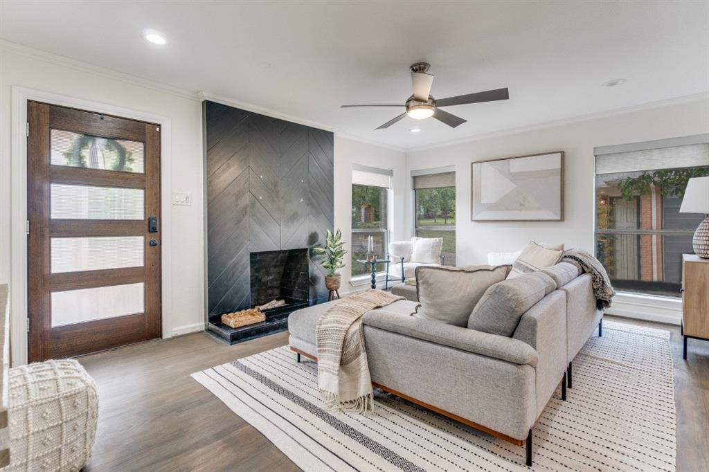 2537 W 10th Street
