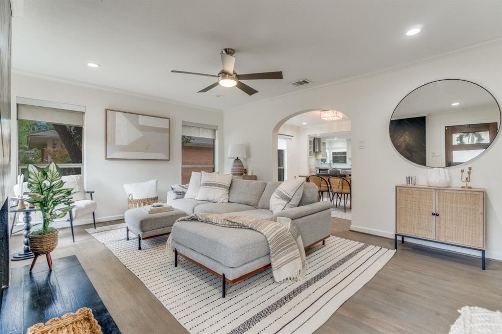 2537 W 10th Street
