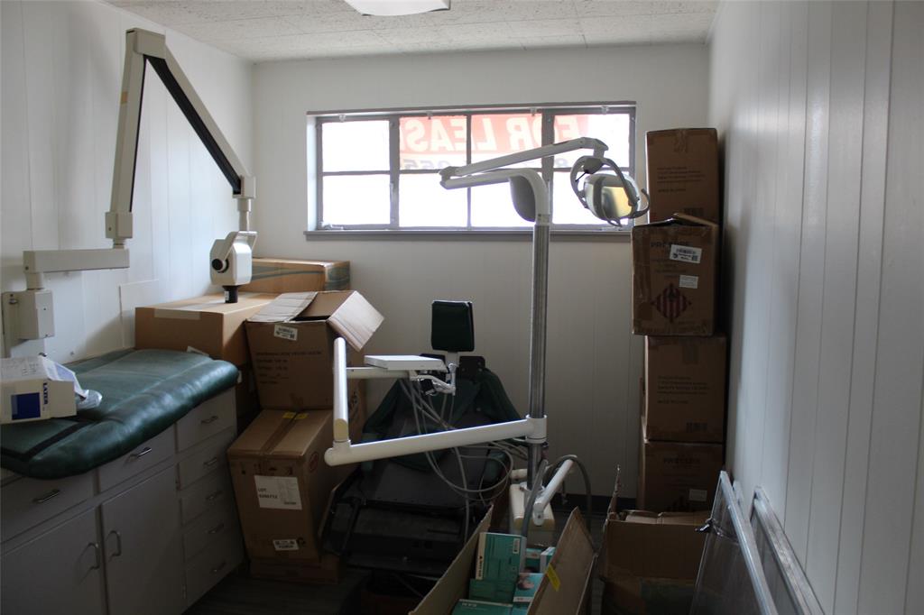 HYDE-JENNINGS SUBDIVISION - Commercial Lease