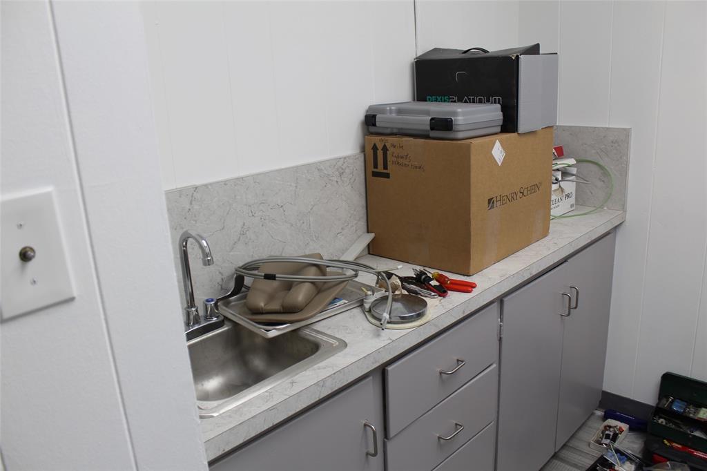 HYDE-JENNINGS SUBDIVISION - Commercial Lease